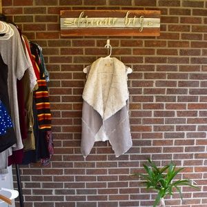 Altar'd State Vest w/ POCKETS!!